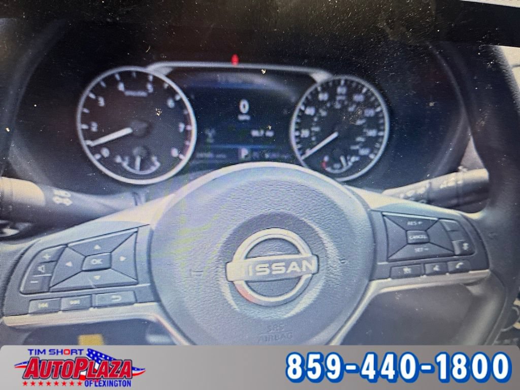 Used 2025 Nissan Sentra SV FWD image 10