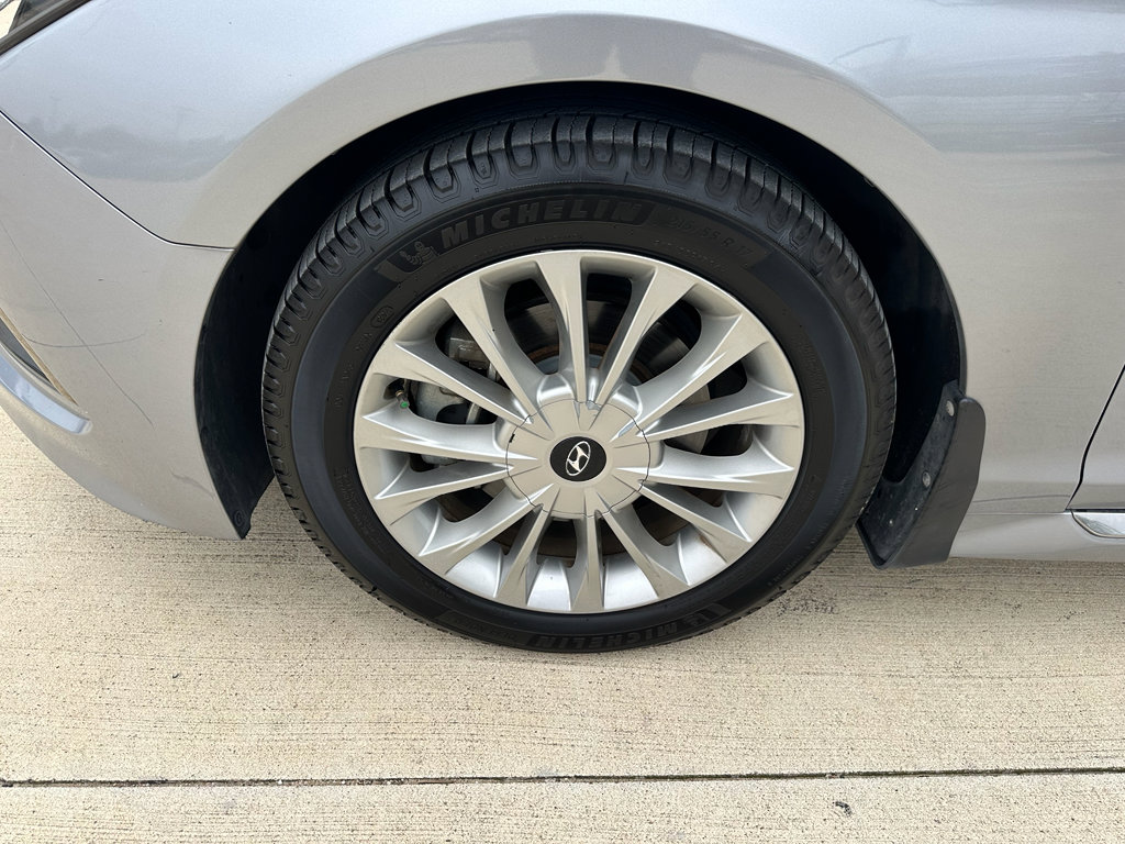 Used 2015 Hyundai Sonata Limited w/ Option Group 06 image 32