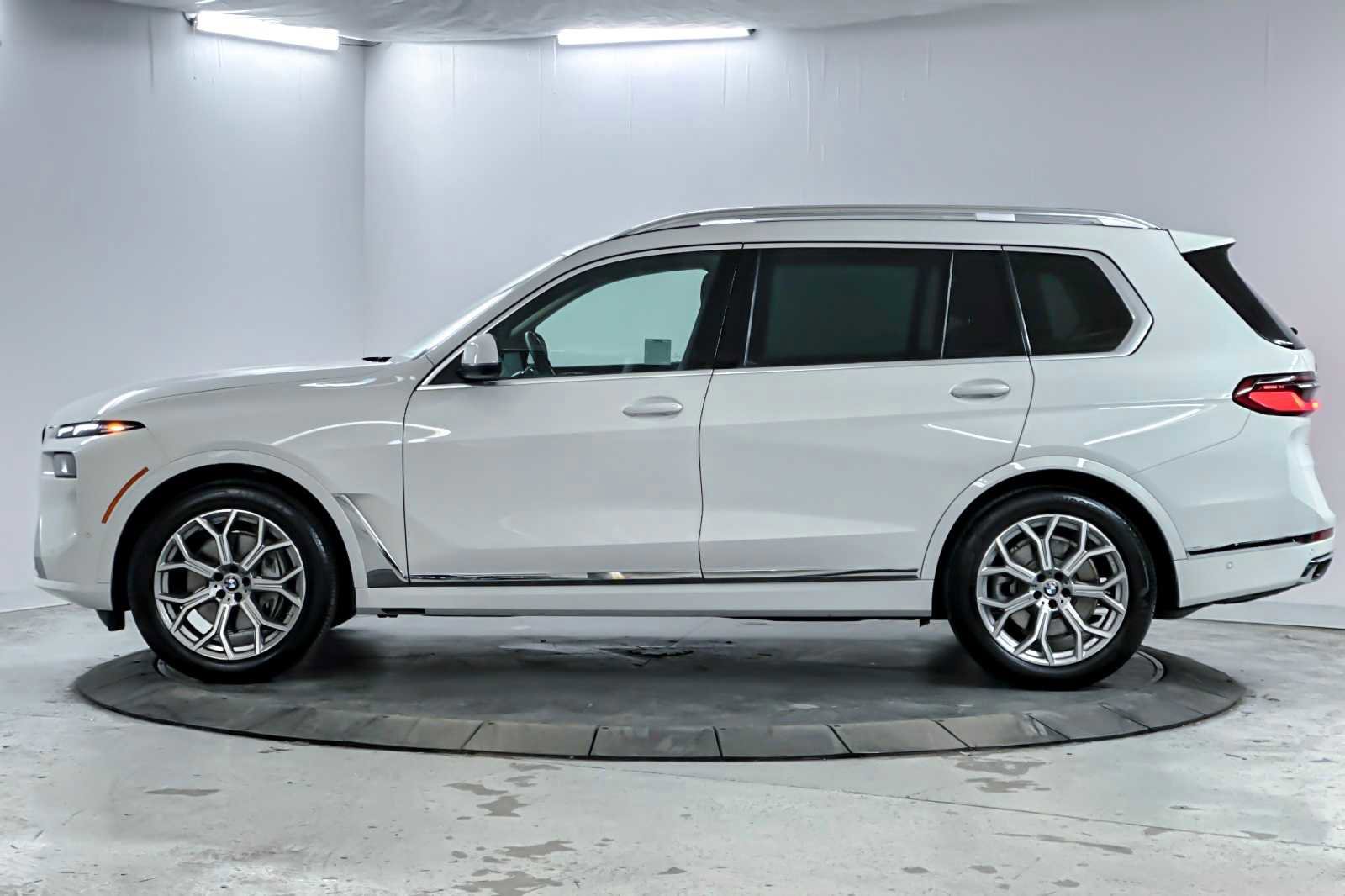 Used 2026 BMW X7 xDrive40i image 5