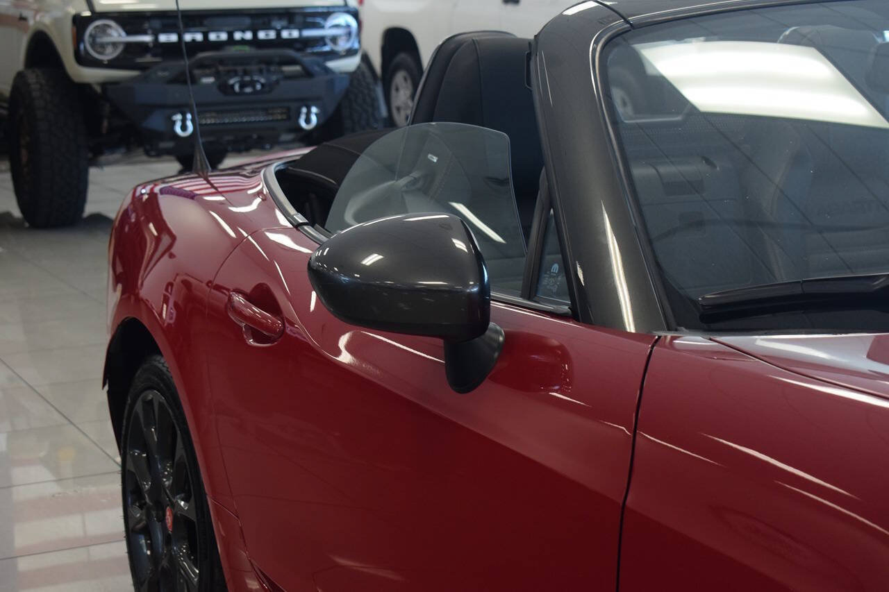 Used 2020 FIAT 124 Spider Abarth w/ Convenience Group RWD image 16