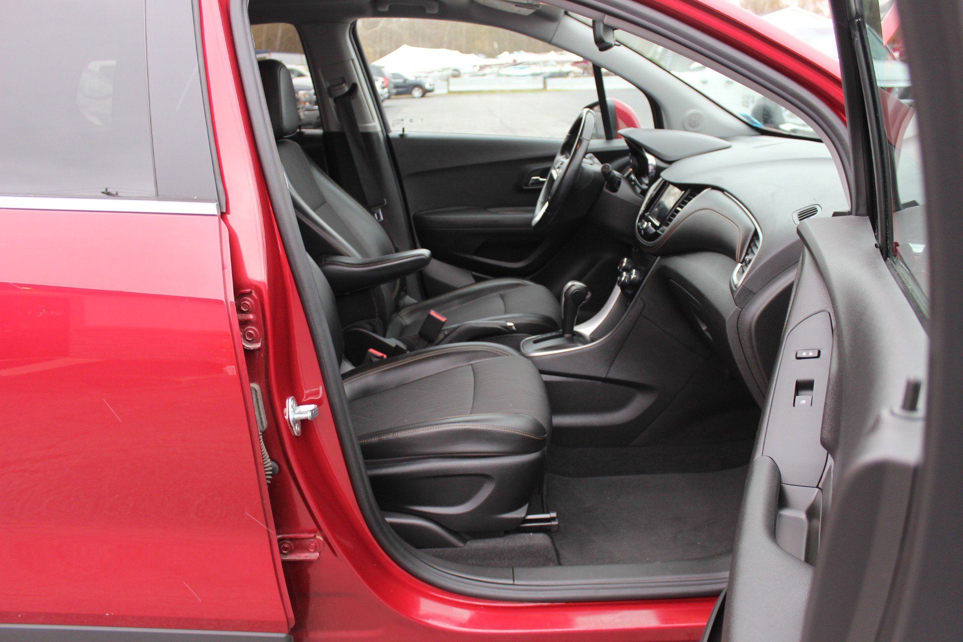 Used 2019 Chevrolet Trax LT w/ LT Convenience Package image 34