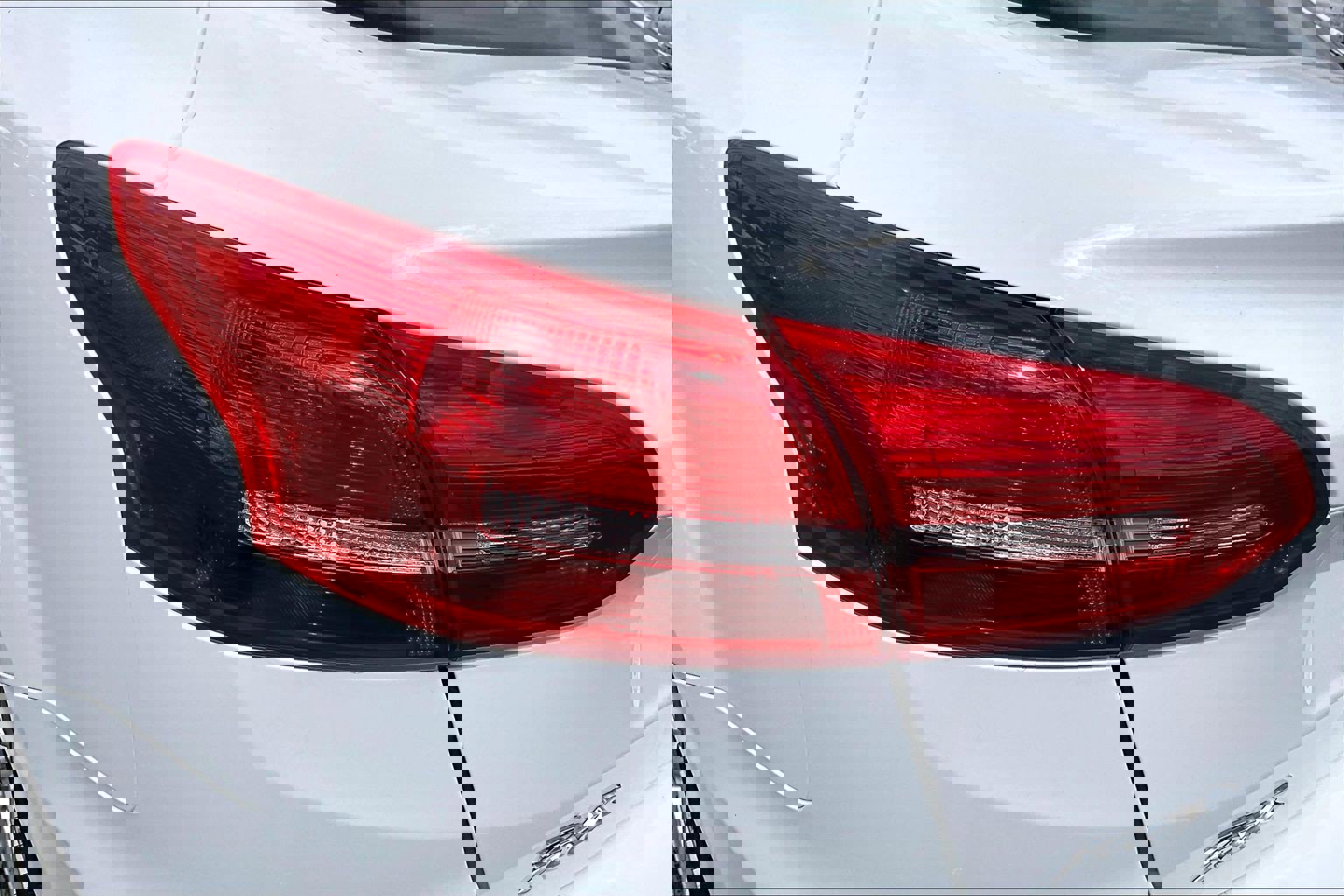 Used 2018 Ford Focus SE FWD image 20