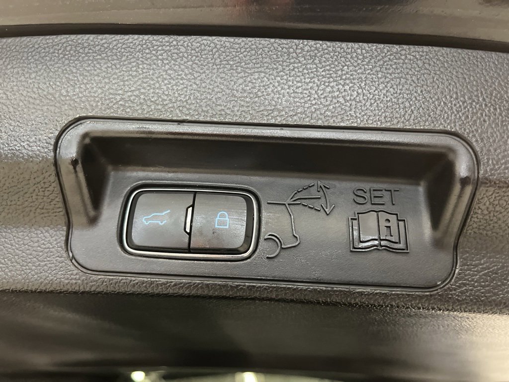 Used 2020 Ford Explorer Limited image 37