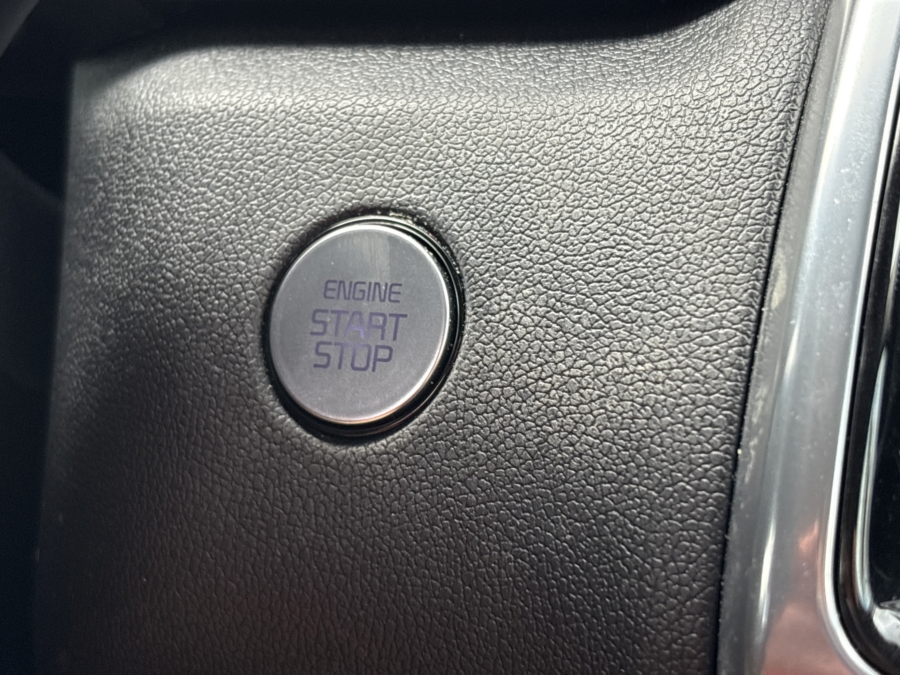 Certified 2023 Kia Sorento SX FWD image 18