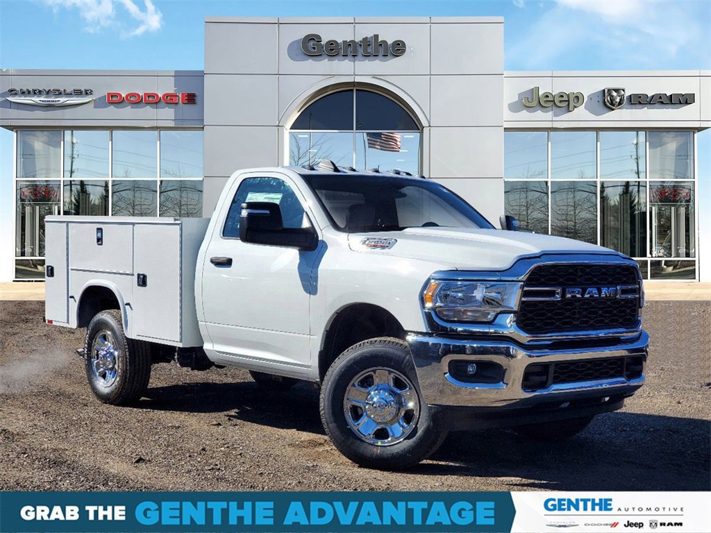 New 2024 RAM 2500 Tradesman w/ Chrome Appearance Group