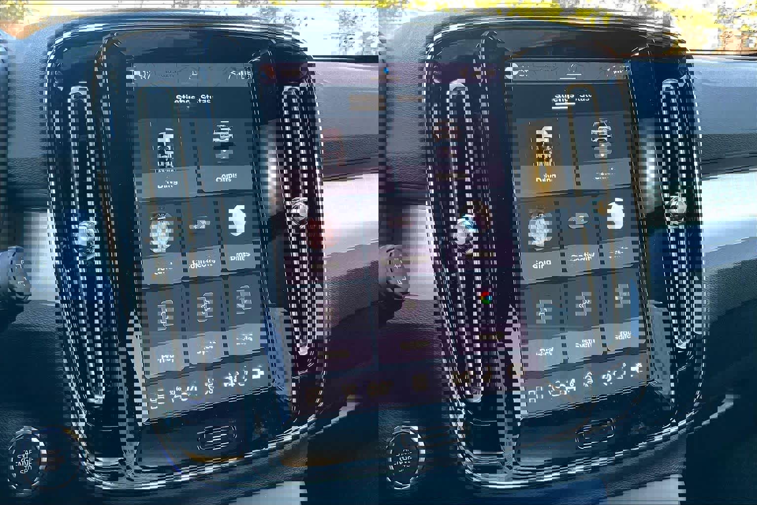 New 2026 Volvo XC40 B5 Ultra w/ Climate Package image 22