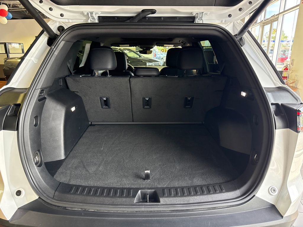 Certified 2025 Chevrolet Equinox ACTIV w/ Safety and Technology Package AWD/4WD image 32
