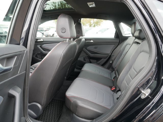 Certified 2025 Volkswagen Jetta GLI Autobahn FWD image 17
