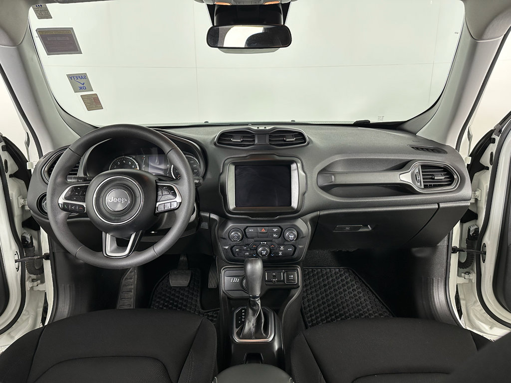 Used 2023 Jeep Renegade Latitude AWD/4WD image 4