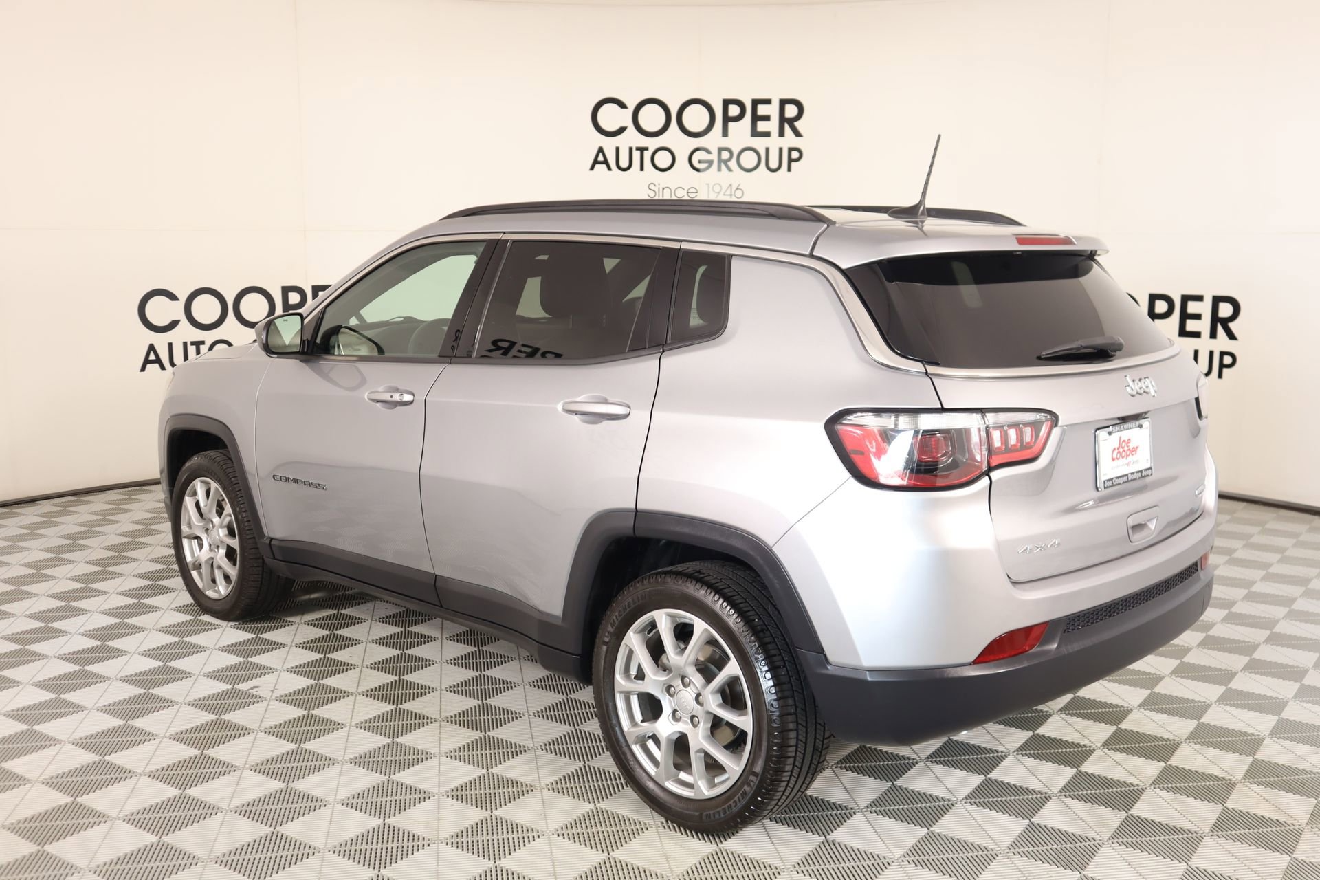 Used 2024 Jeep Compass Latitude image 22