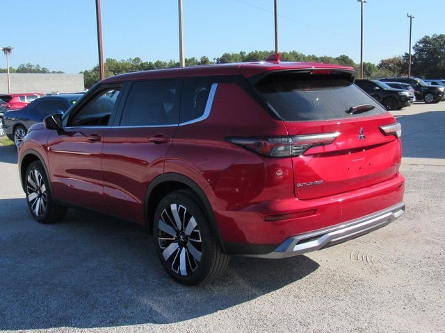 New 2025 Mitsubishi Outlander SE image 5