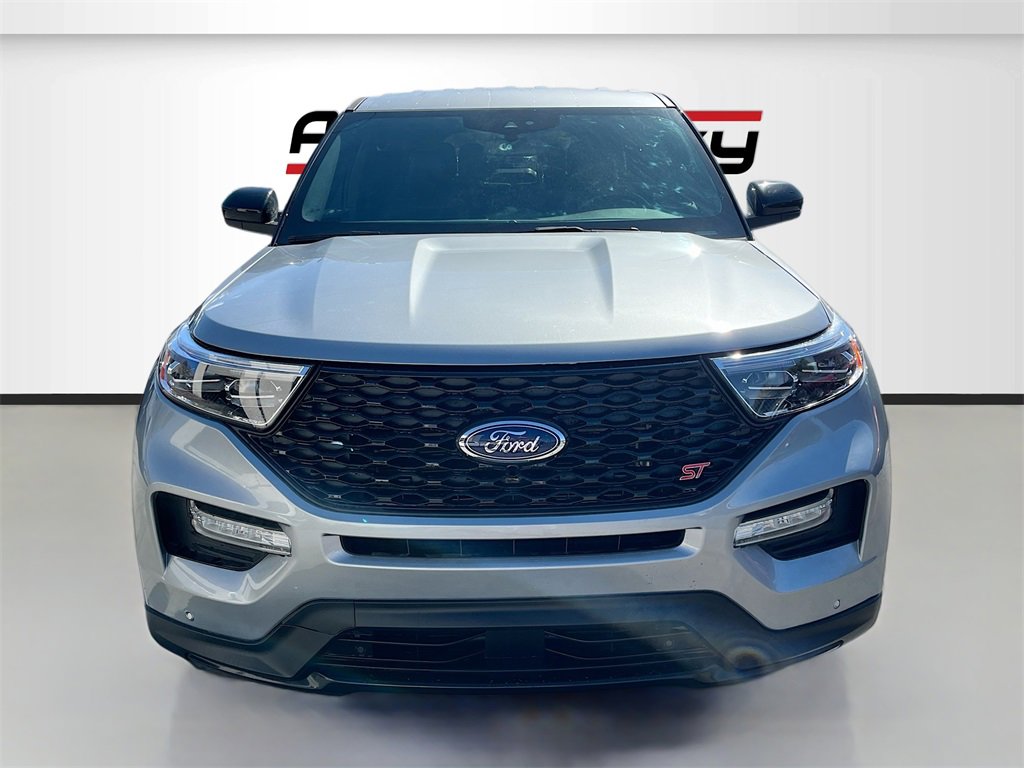 Used 2022 Ford Explorer ST image 2