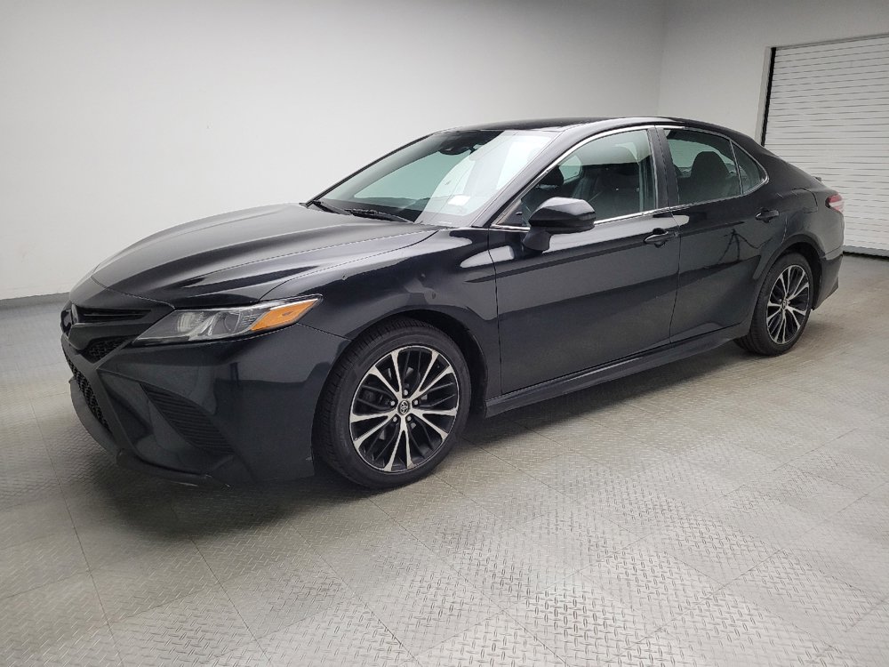 Used 2020 Toyota Camry SE image 2