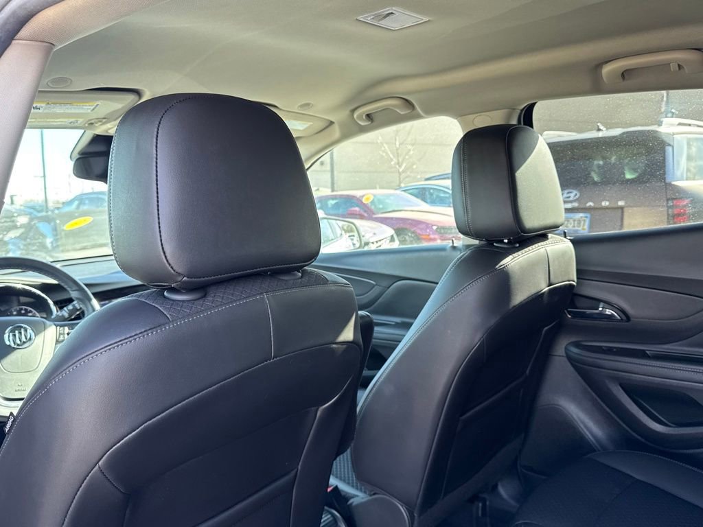 Used 2022 Buick Encore Preferred w/ Safety Package image 25