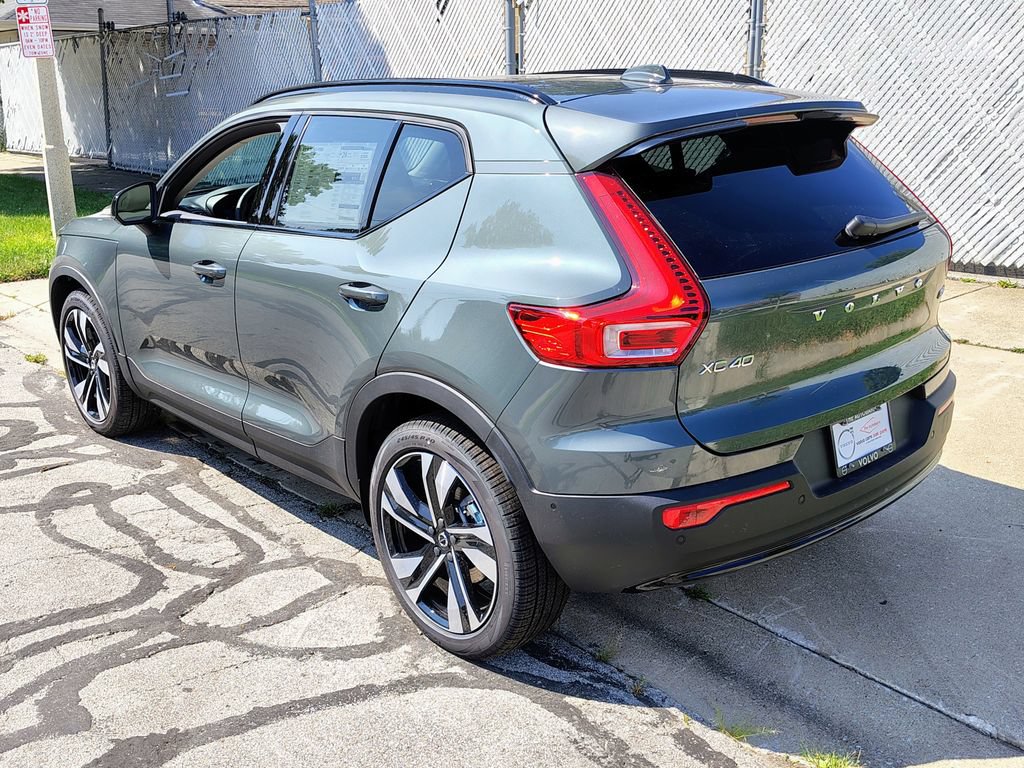 New 2026 Volvo XC40 B5 Ultra w/ Protection Package Premier AWD/4WD image 8
