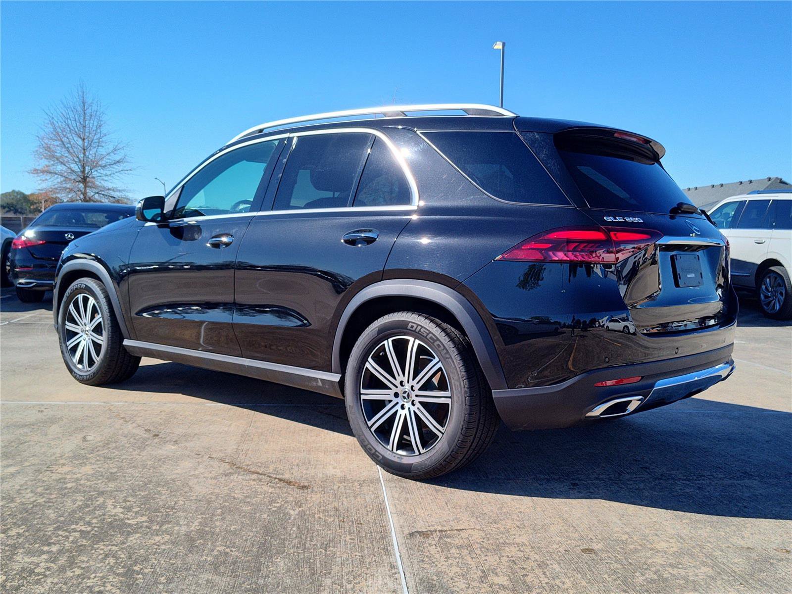 Used 2025 Mercedes-Benz GLE 350 4MATIC image 4