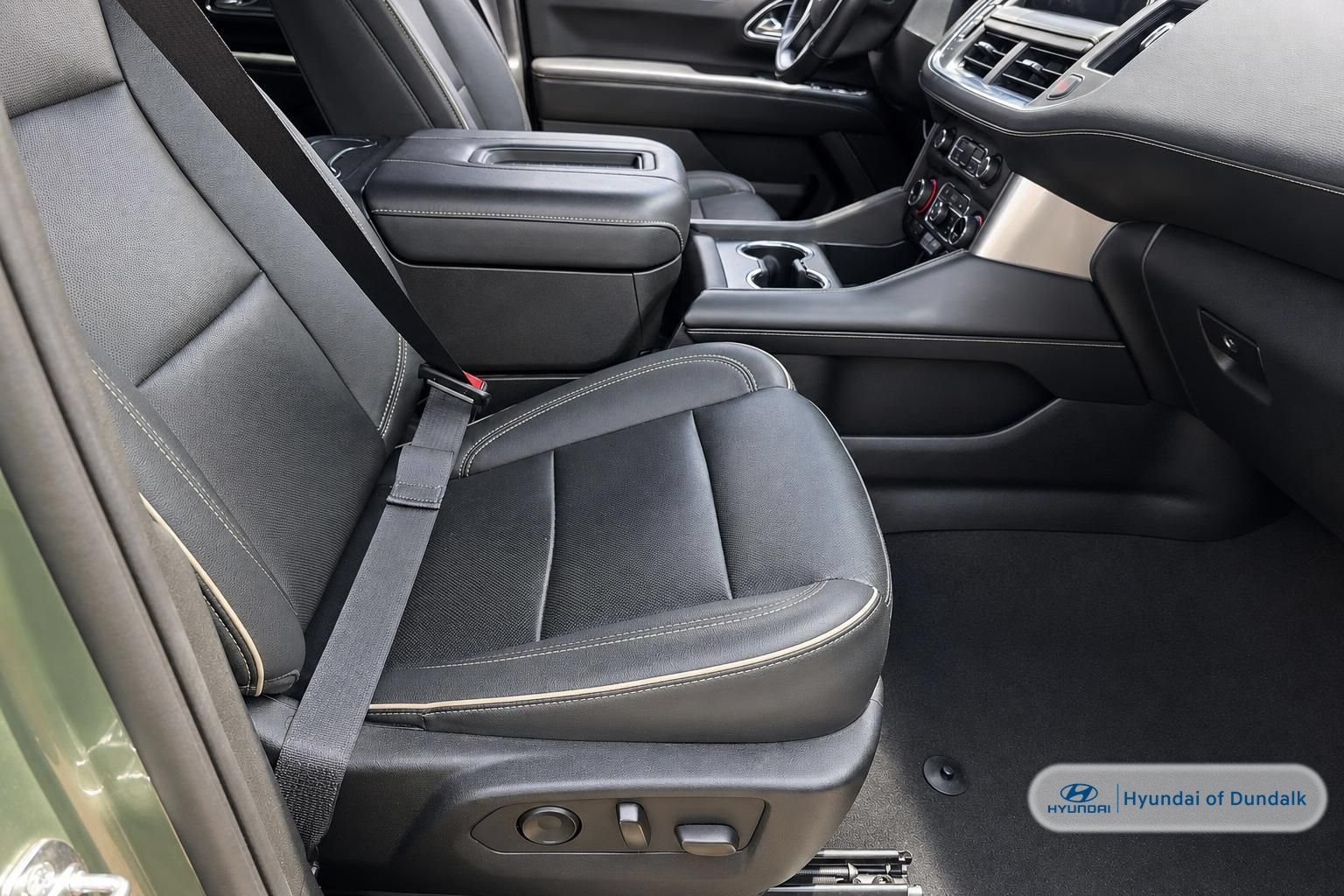 Used 2023 Chevrolet Suburban Premier AWD/4WD image 10