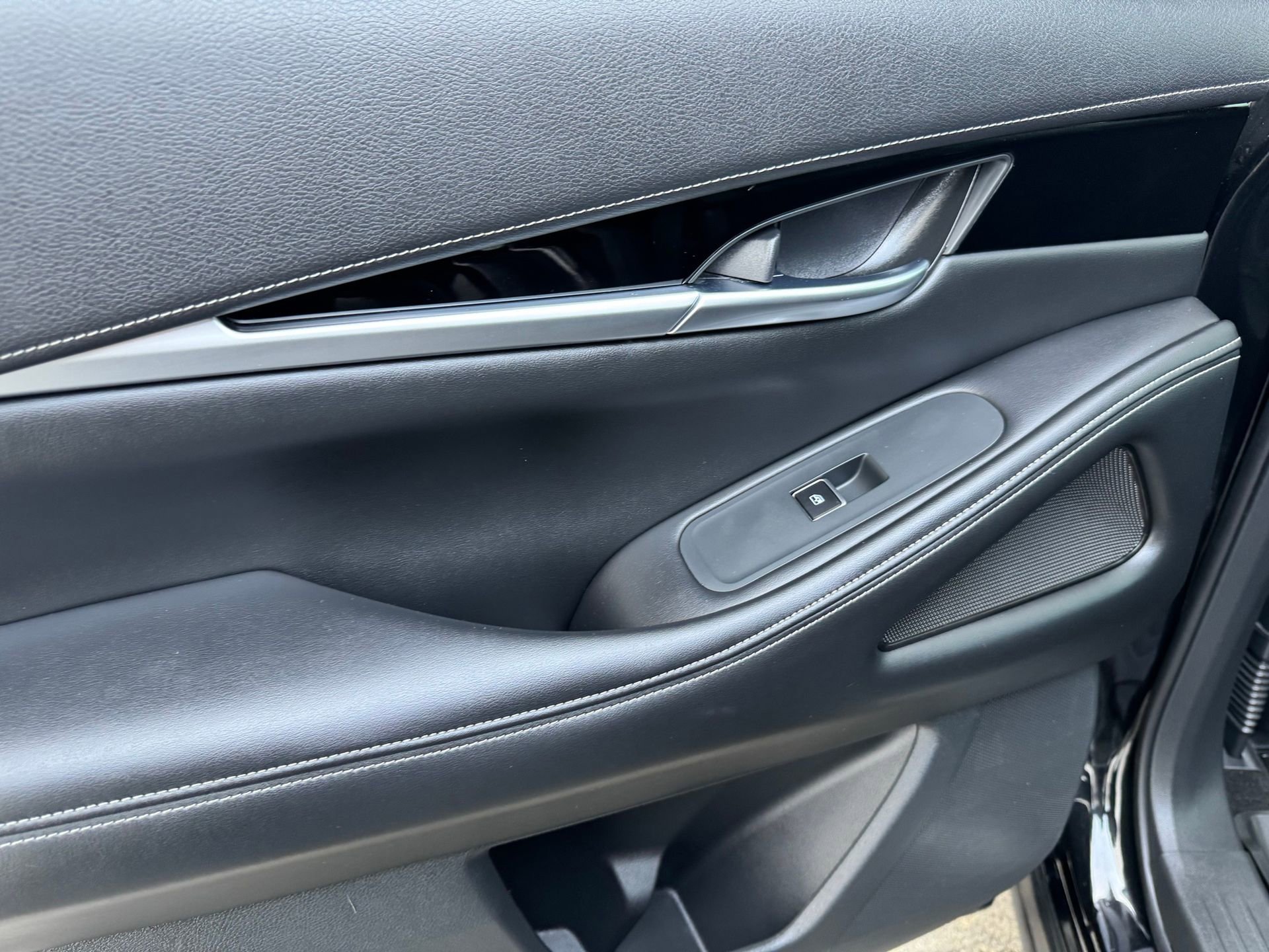 Used 2024 INFINITI QX60 Pure image 18