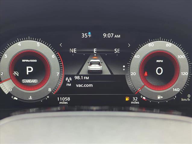 Used 2025 Nissan Rogue SL FWD image 12
