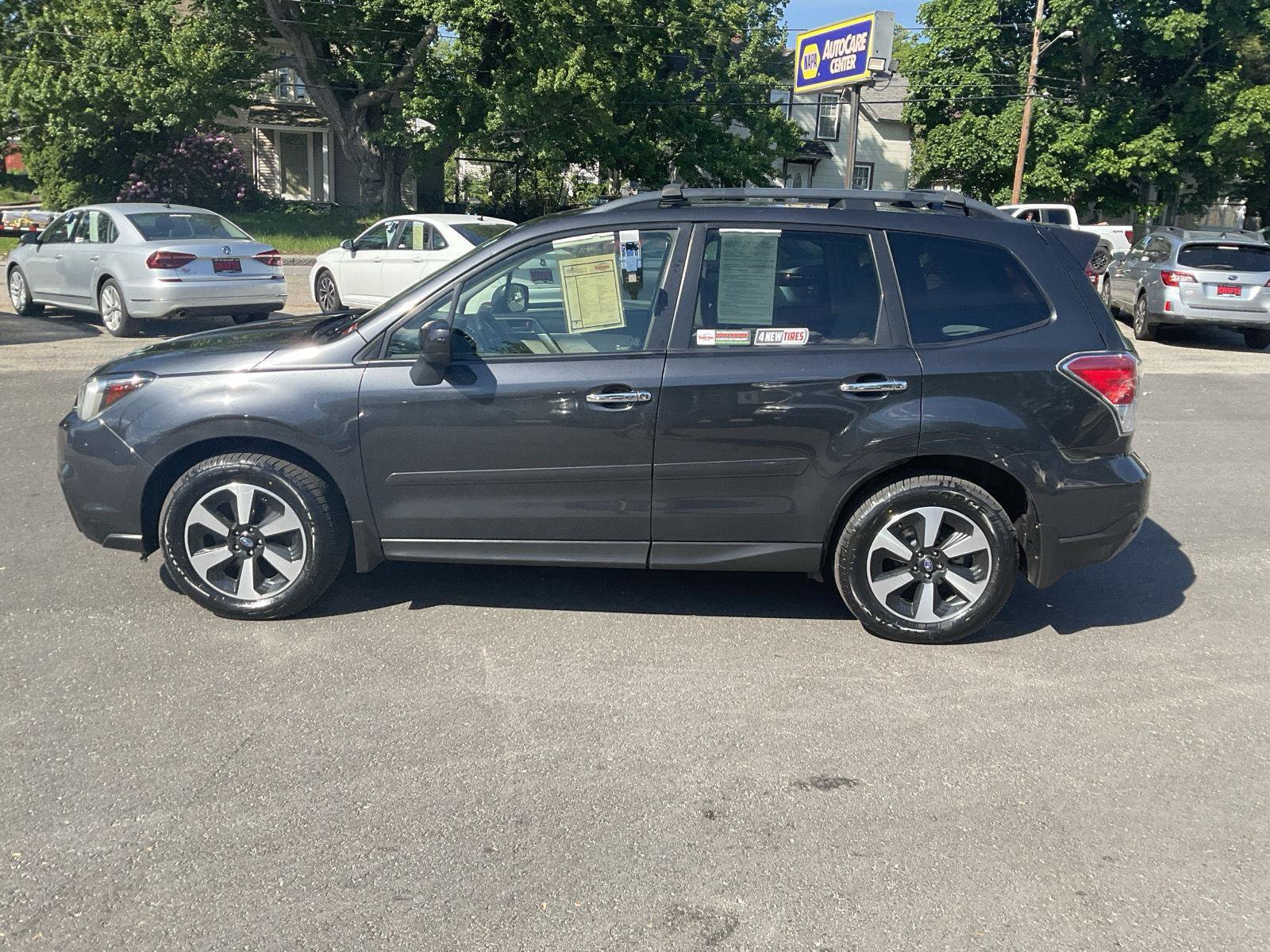 Used 2018 Subaru Forester 2.5i Premium w/ All-Weather Package AWD/4WD image 2