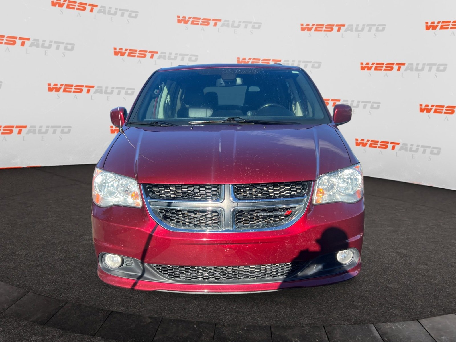 Used 2020 Dodge Grand Caravan SXT image 8