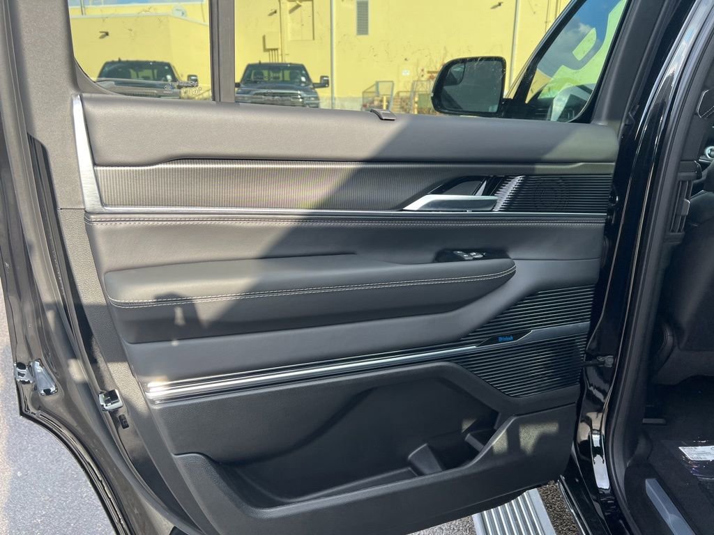 New 2026 Jeep Grand Wagoneer Summit image 20