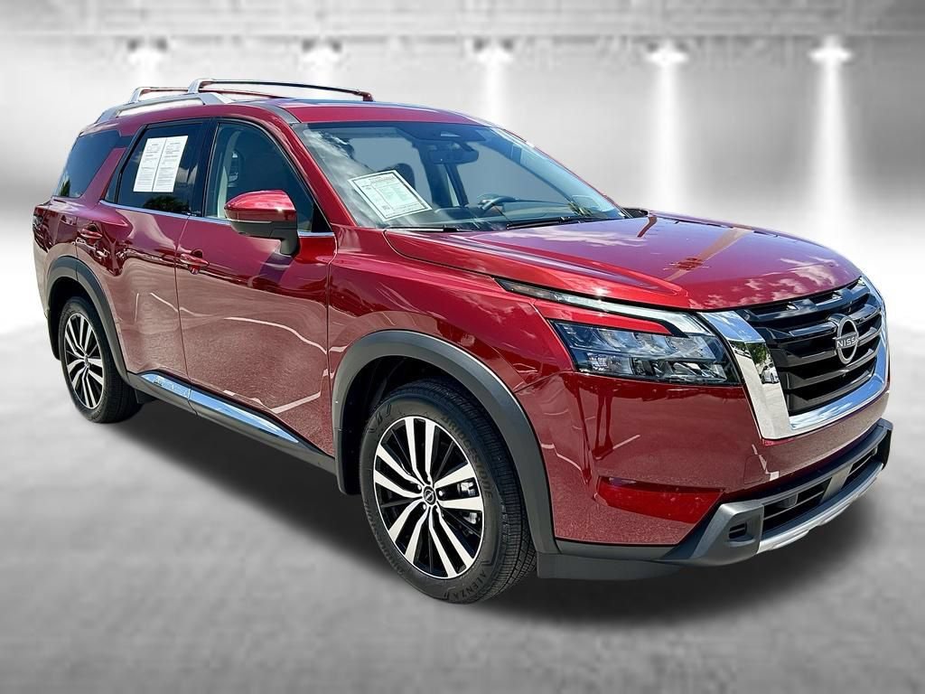 Certified 2025 Nissan Pathfinder Platinum w/ Cargo Package FWD image 3