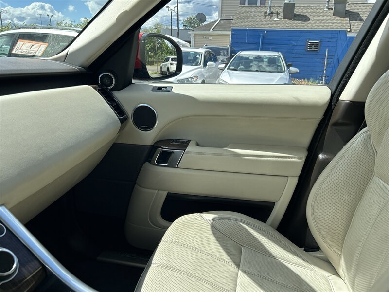 Used 2014 Land Rover Range Rover Sport HSE AWD/4WD image 12