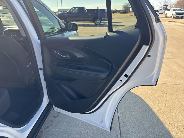 Used 2024 GMC Terrain SLE w/ Driver Convenience Package image 19