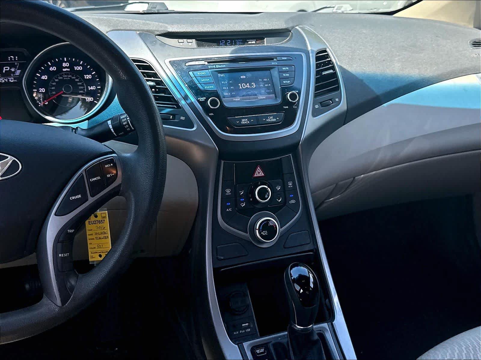Used 2016 Hyundai Elantra SE w/ Option Group 02 FWD image 11
