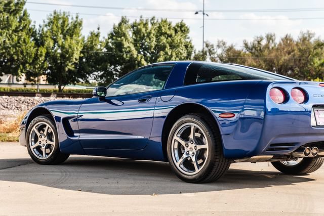 Used 2003 Chevrolet Corvette Coupe w/ Preferred Equipment Group RWD image 52