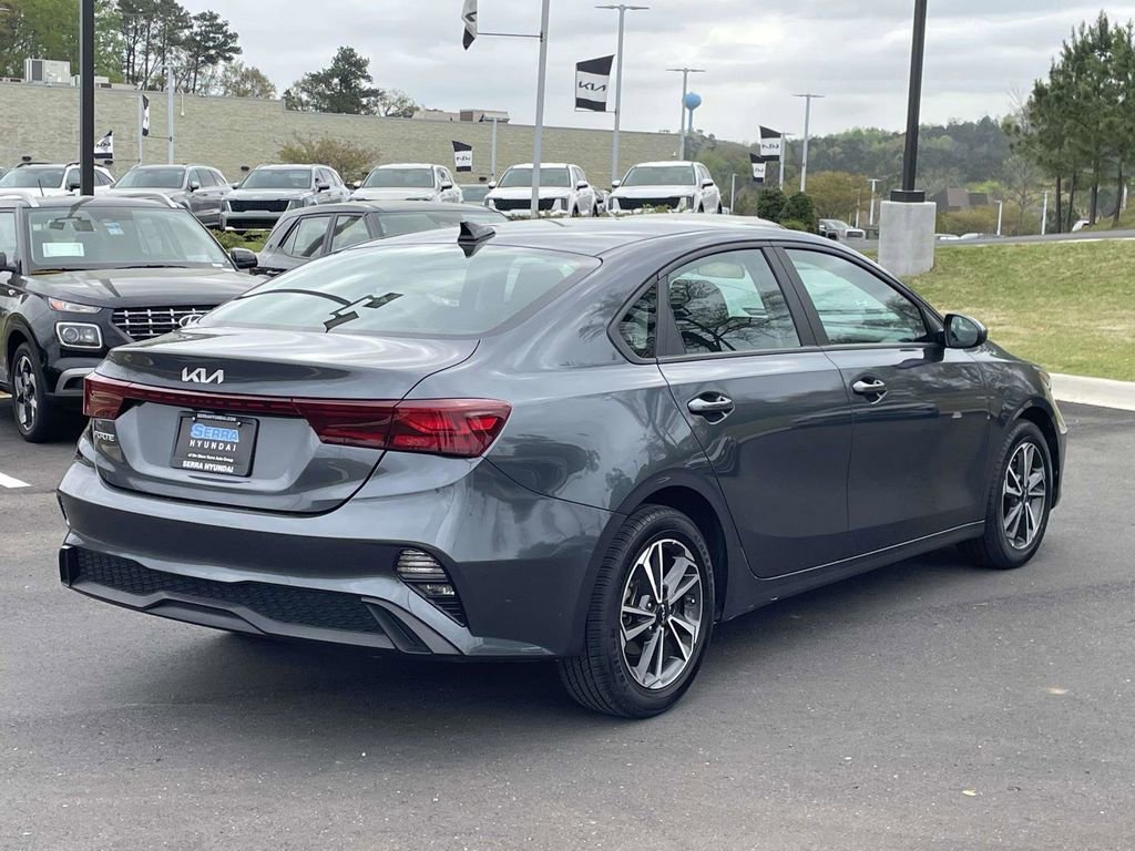 Used 2024 Kia Forte LXS FWD image 3