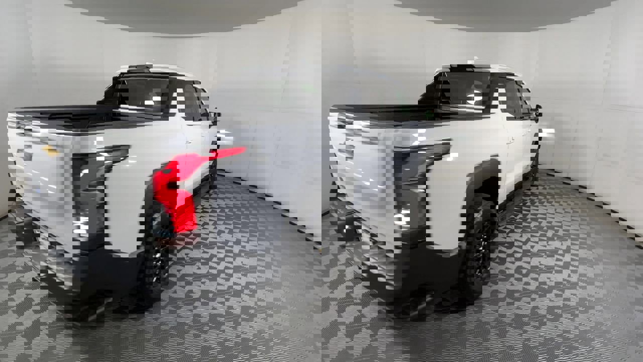 New 2025 Chevrolet Silverado EV LT image 69