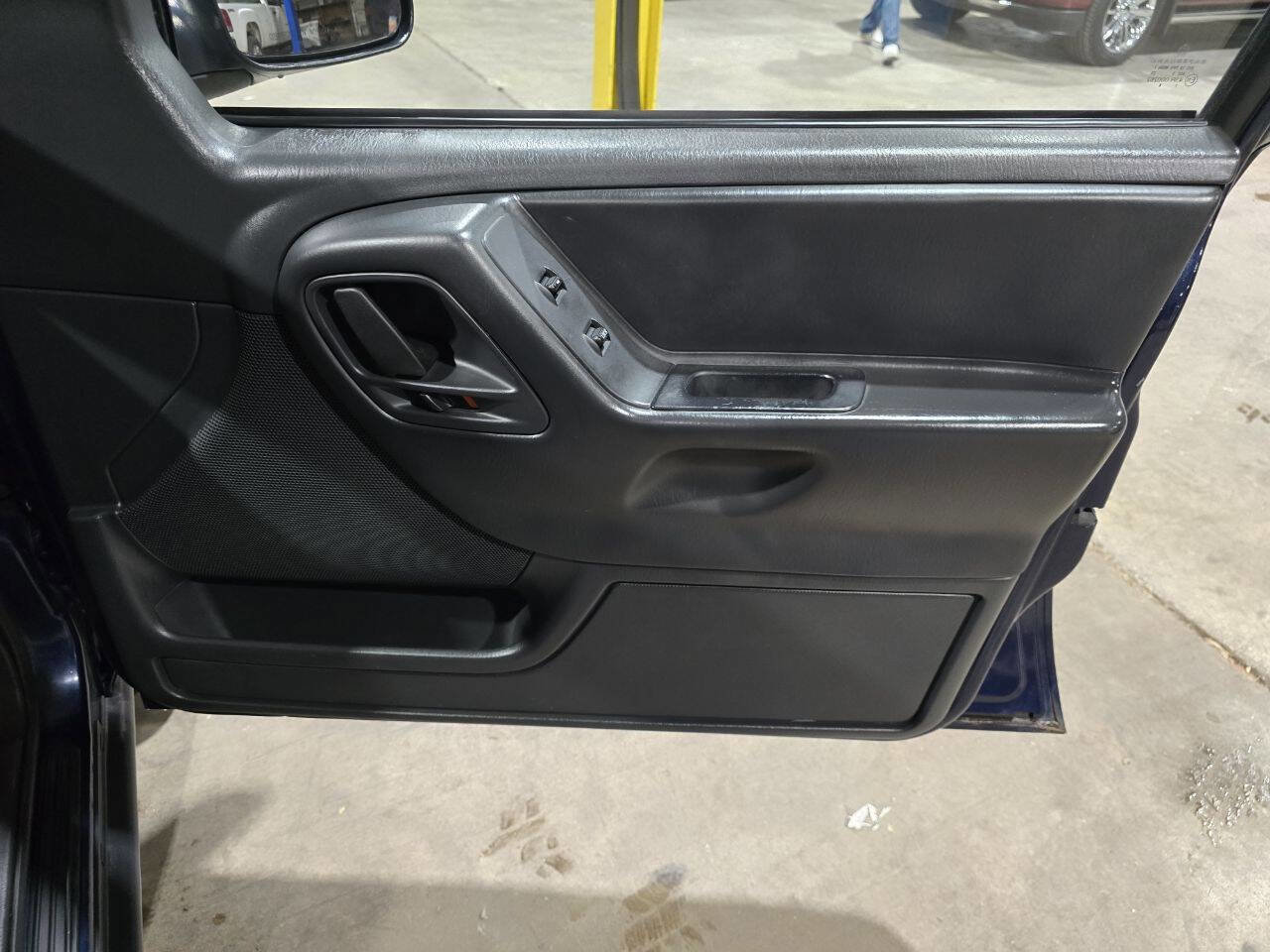 Used 2004 Jeep Grand Cherokee Laredo w/ Convenience Group image 32