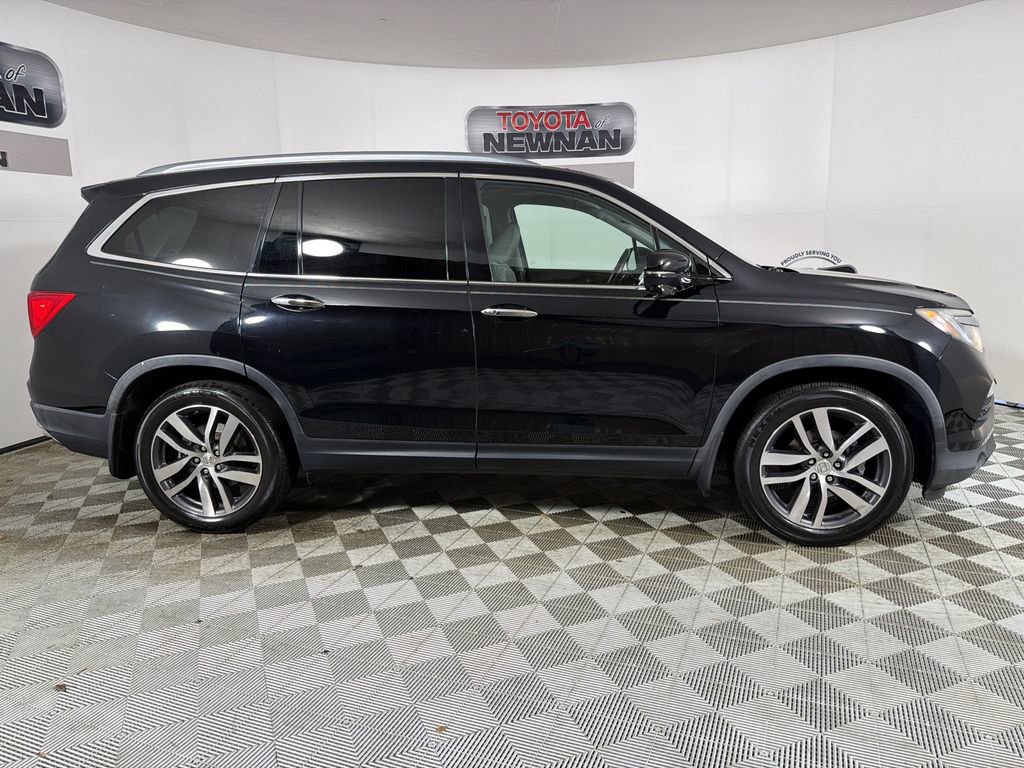 Used 2017 Honda Pilot Touring image 4
