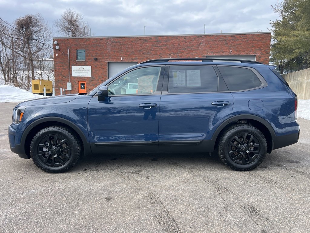 Certified 2025 Kia Telluride AWD image 2