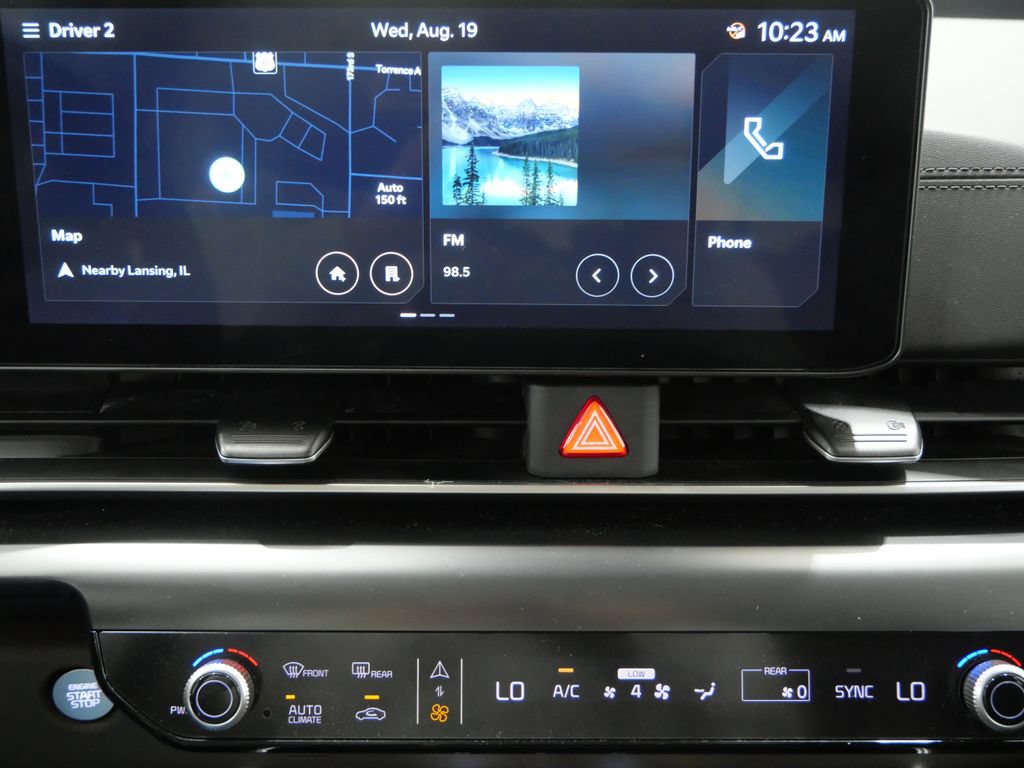 Used 2025 Kia Carnival FWD image 19