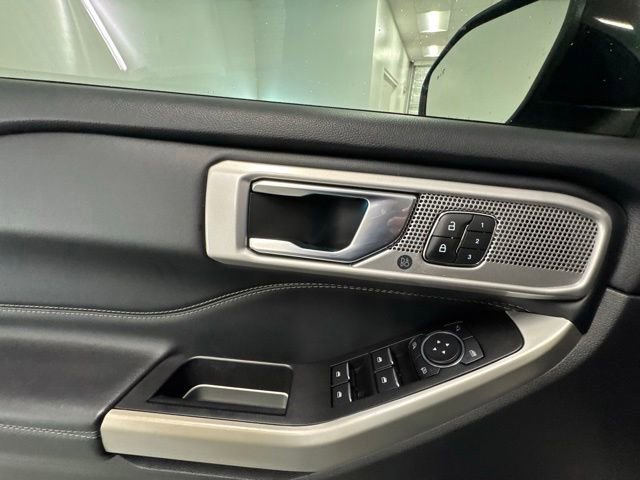 Used 2022 Ford Explorer Limited w/ Equipment Group 301A RWD image 14
