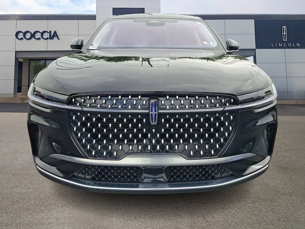 Certified 2025 Lincoln Nautilus Premier AWD/4WD image 2