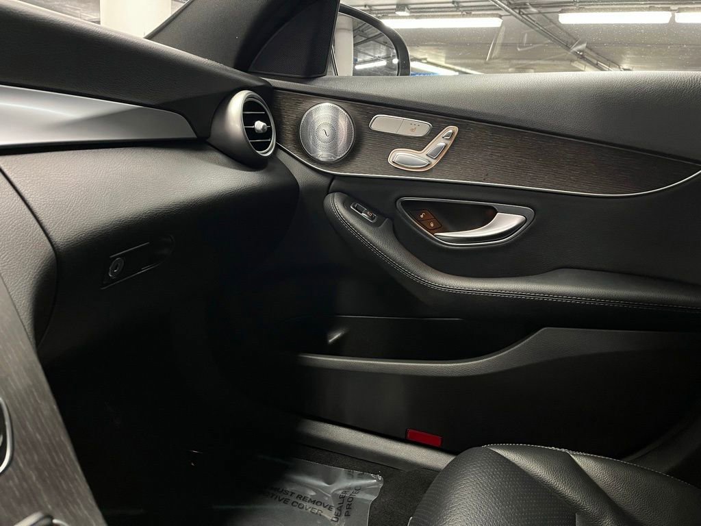 Used 2019 Mercedes-Benz C 300 4MATIC Sedan image 29