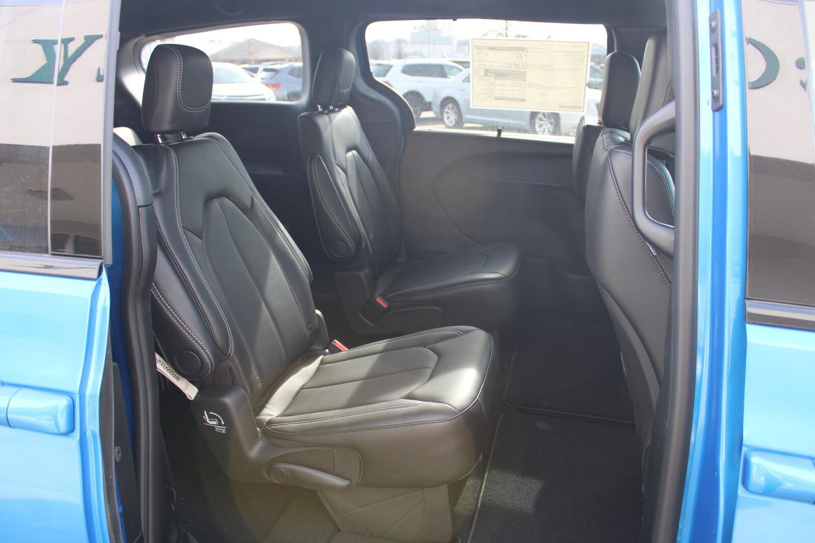 New 2026 Chrysler Pacifica Select w/ S Appearance Package FWD image 24