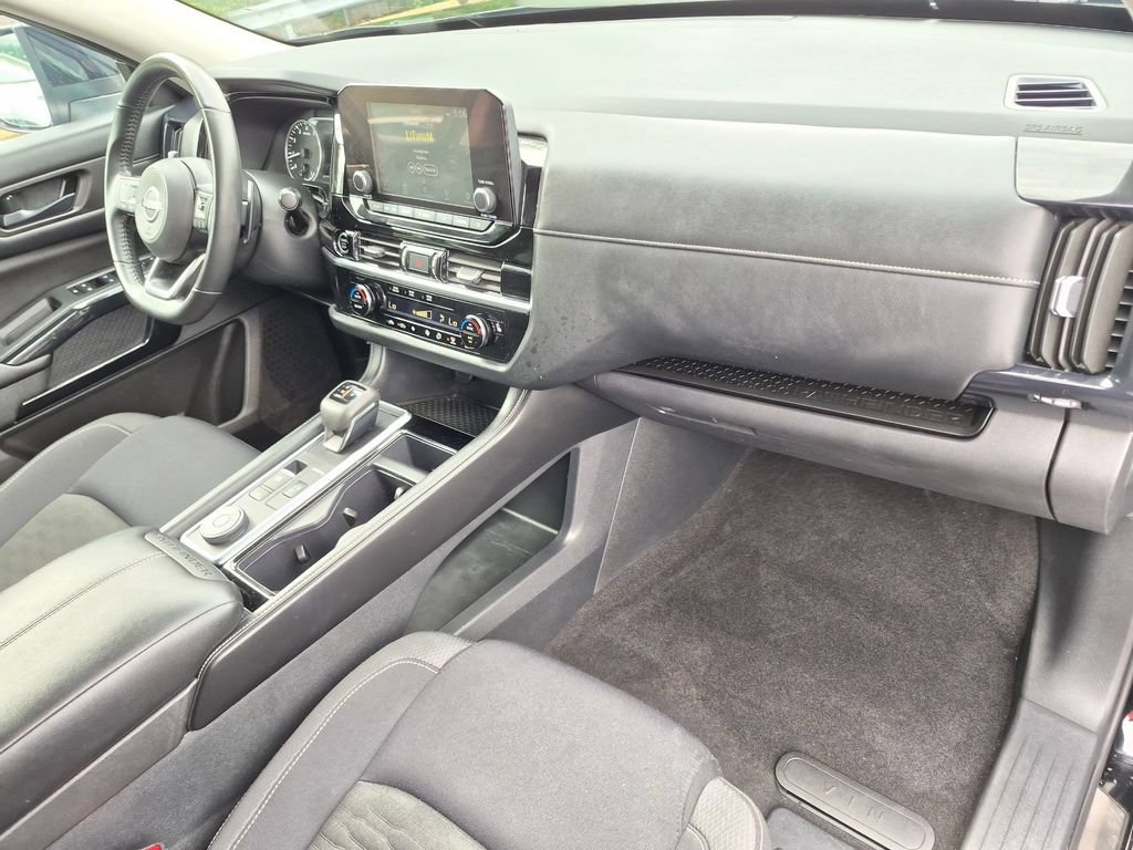 Used 2024 Nissan Pathfinder SV w/ Lighting Package (N92) AWD/4WD image 27