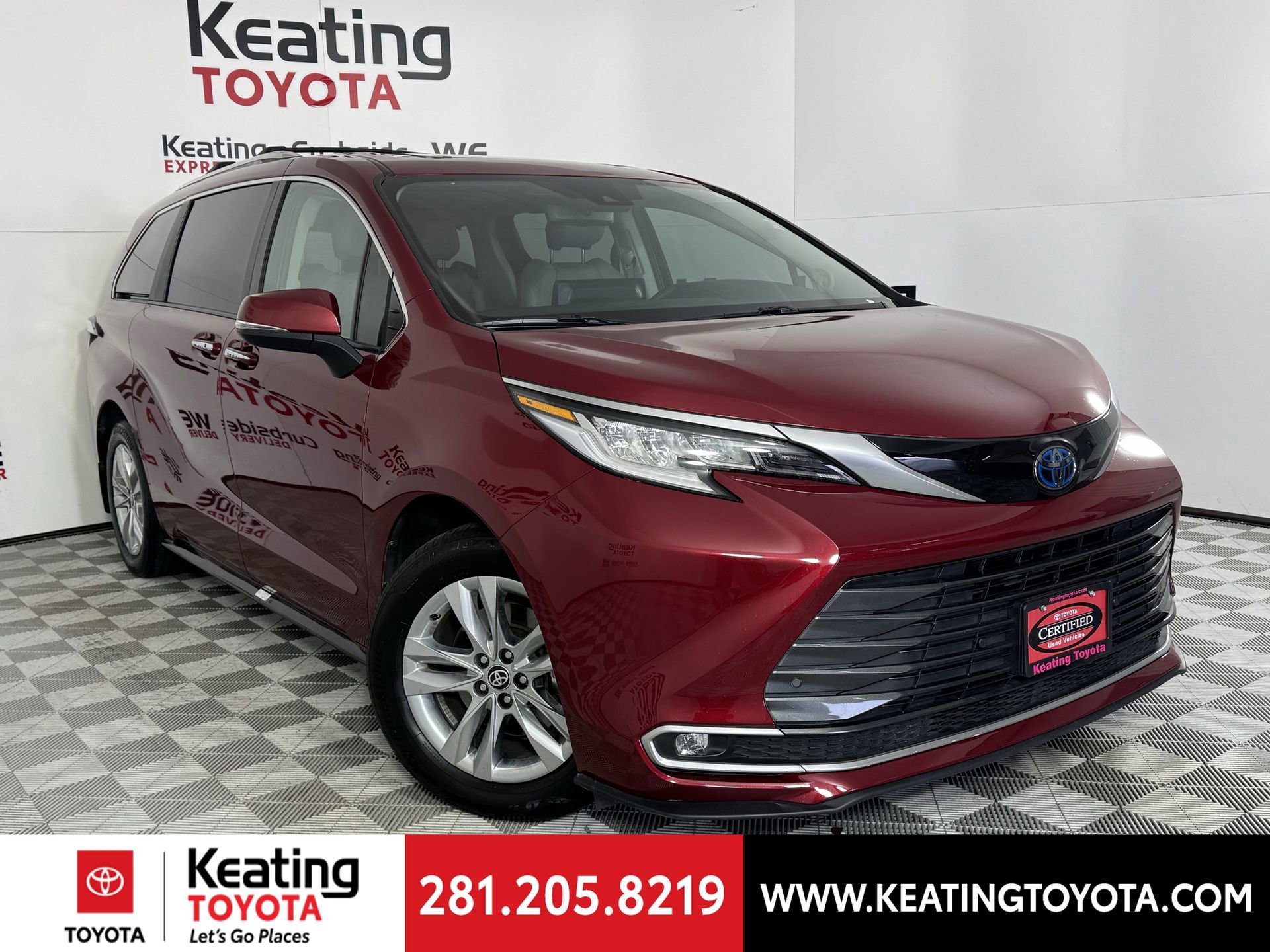 Certified 2023 Toyota Sienna Limited image 2
