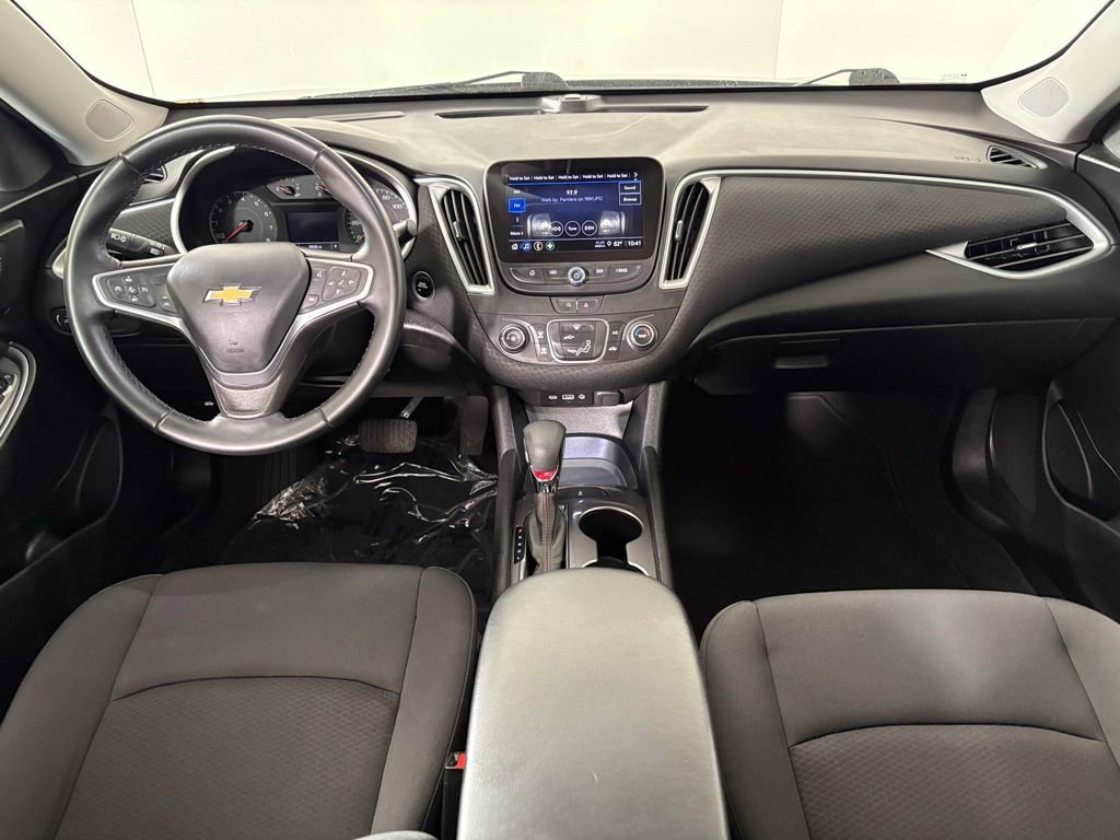 Used 2023 Chevrolet Malibu RS FWD image 35
