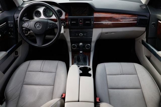 Used 2010 Mercedes-Benz GLK 350 2WD w/ Multimedia Pkg image 2