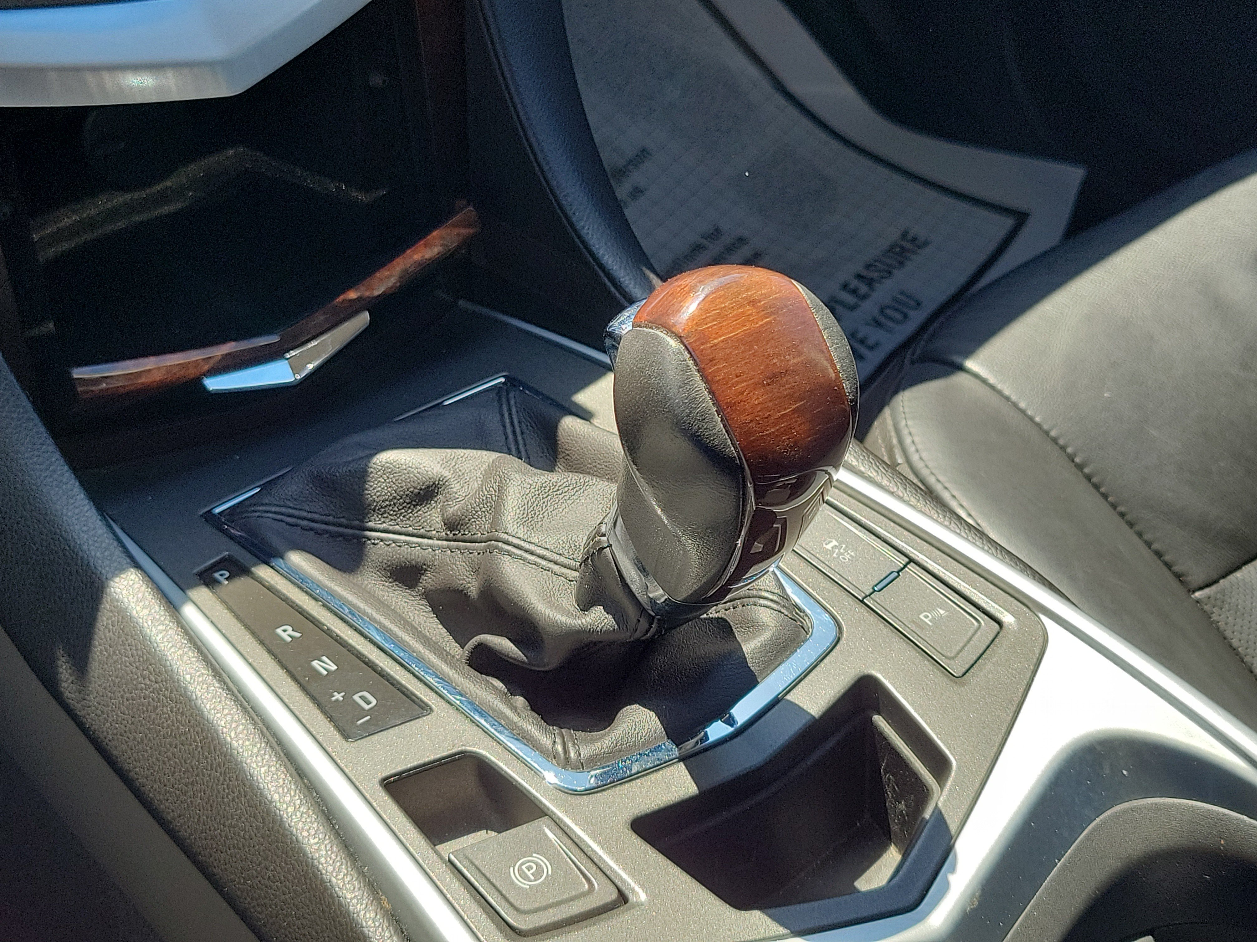 Used 2011 Cadillac SRX Luxury AWD/4WD image 25