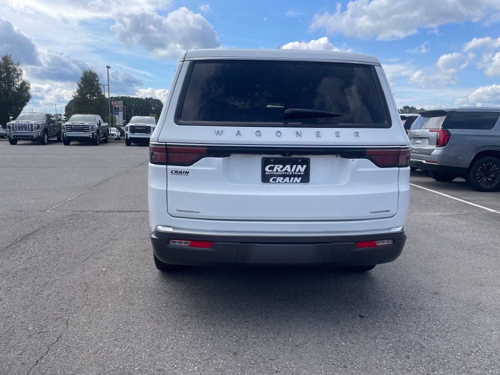 Used 2022 Jeep Wagoneer Series III AWD/4WD image 7