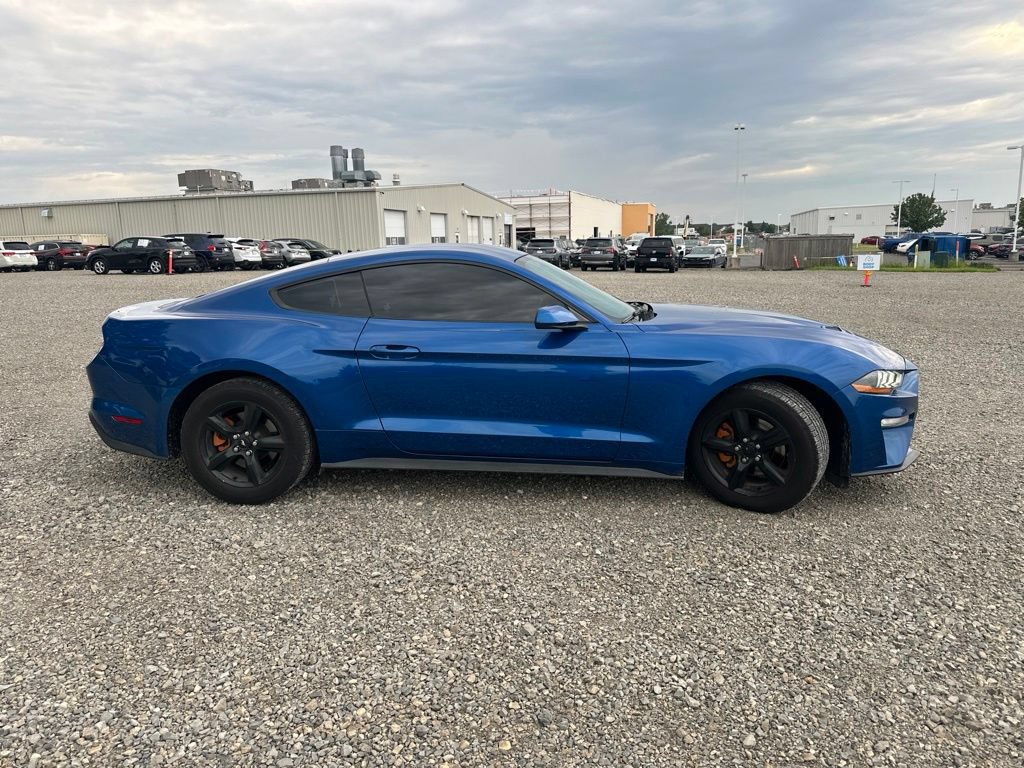 Used 2018 Ford Mustang Coupe RWD image 10