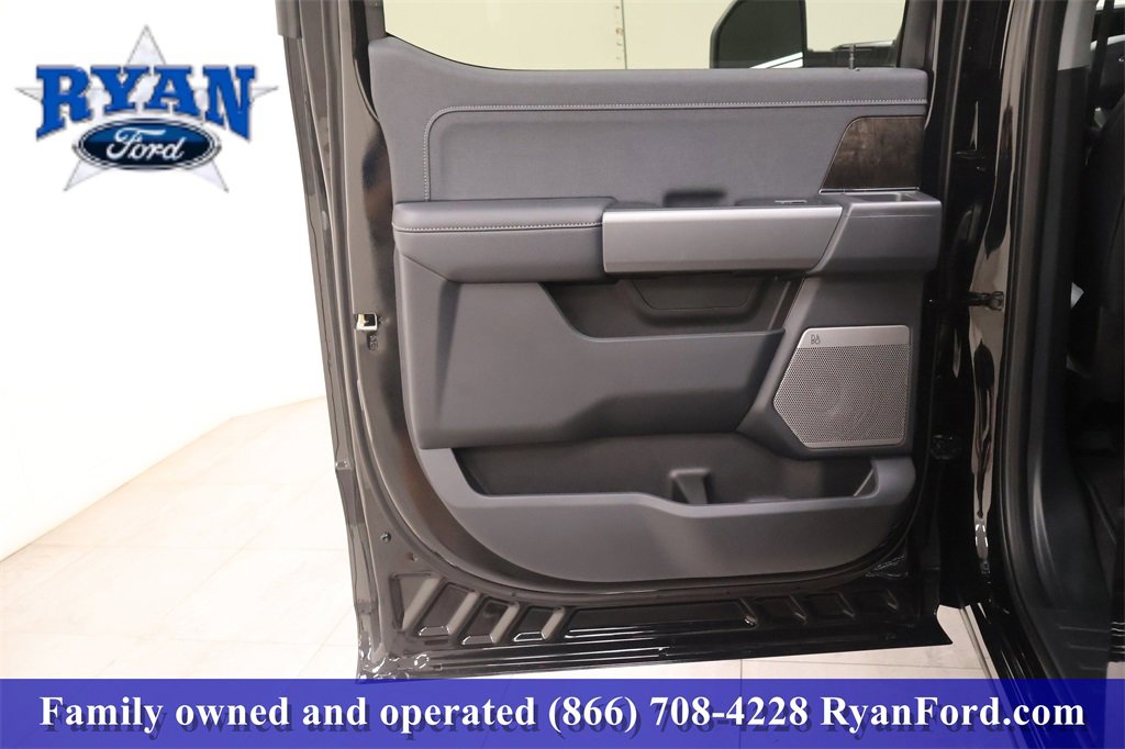 New 2026 Ford F250 Lariat w/ FX4 Off-Road Package image 13