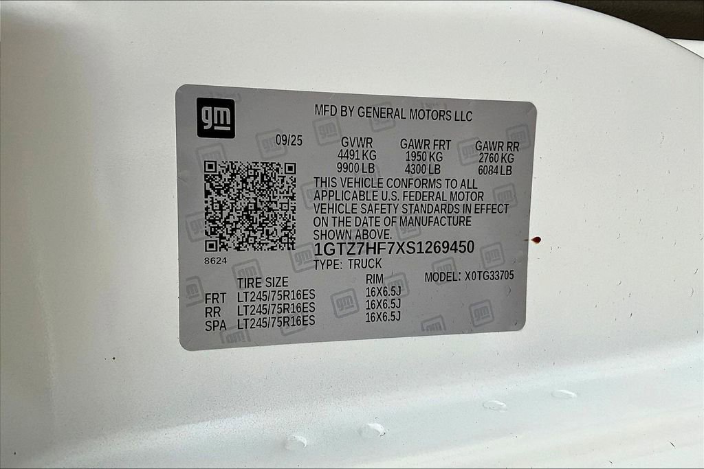 New 2025 GMC Savana 3500 Extended w/ Driver Convenience Package image 21